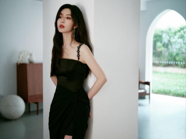 穿成霸总替身，我反手卖他竞标书完整全文全集精彩试读 穿成霸总替身，我反手卖他竞标书小说免费阅读