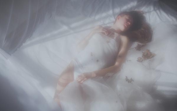 主角是安昕林慕琛的小说 《疯批沦陷失控，只想亲她！》 全文精彩试读